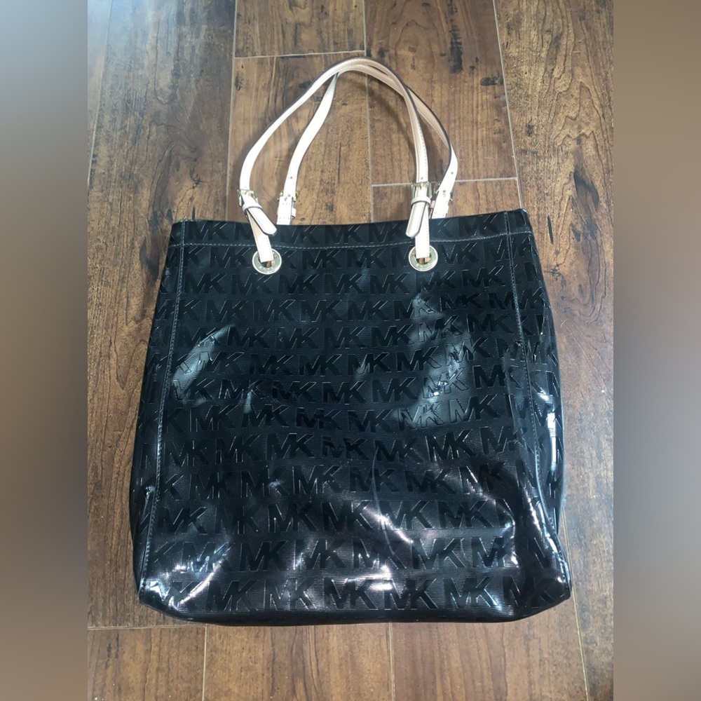 Michael Kors Patent Jet Set Tote Purse